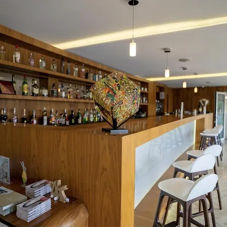 Restaurant La Vague De Paul 4*