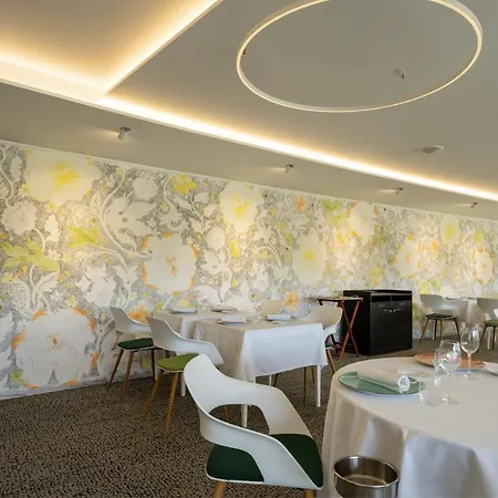 Restaurant La Vague De Paul